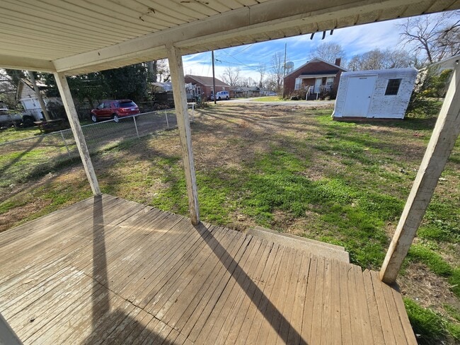 Building Photo - 430 Byrd St