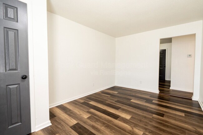 Building Photo - 1318 N Piatt Ave