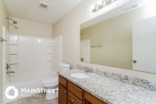 Building Photo - 755 Fern St