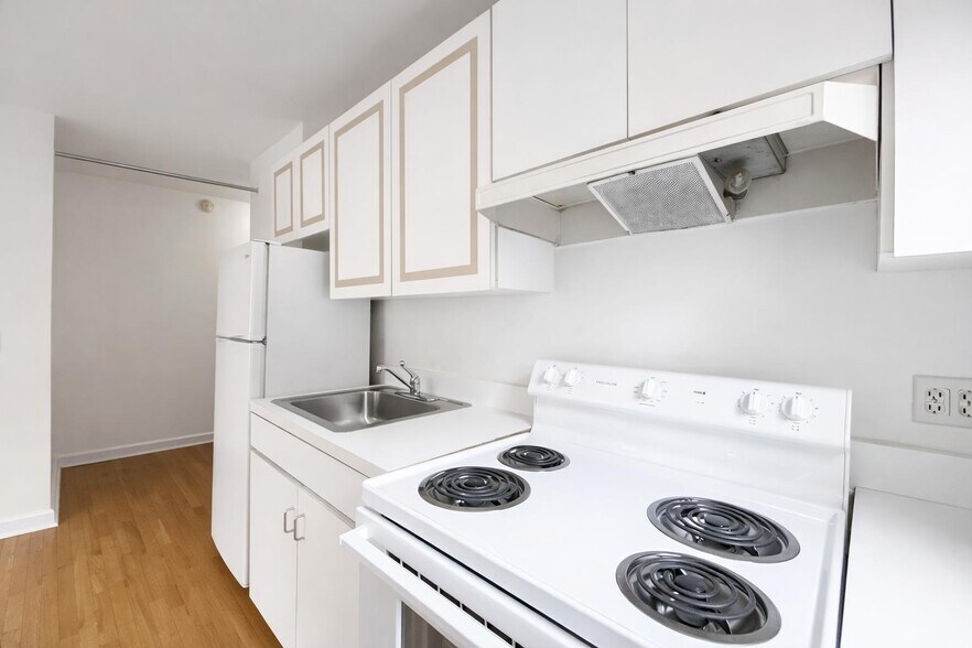 Building Photo - 182 Claremont Ave