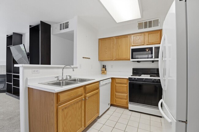 Building Photo - 3074 Tarpon