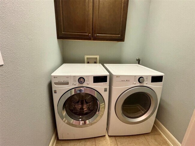 Building Photo - 15313 Bandon Dr