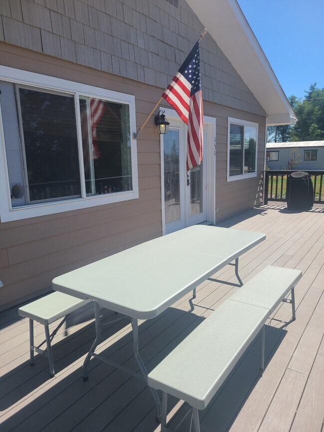 Building Photo - 151 Toftum Ln