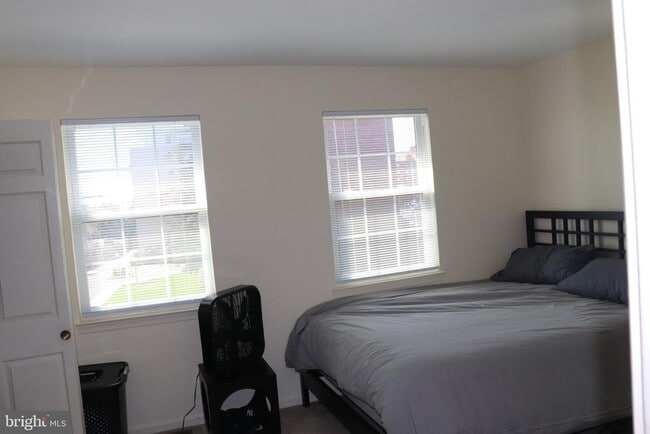 Building Photo - 942 S Rolfe St