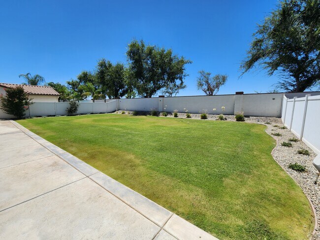 Building Photo - 2611 Barrowby St