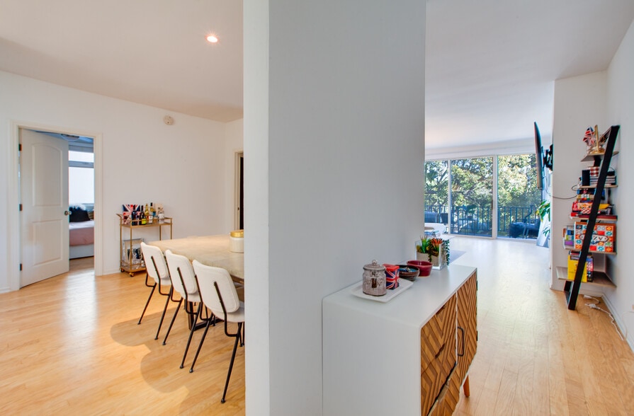 Building Photo - 900 Euclid St