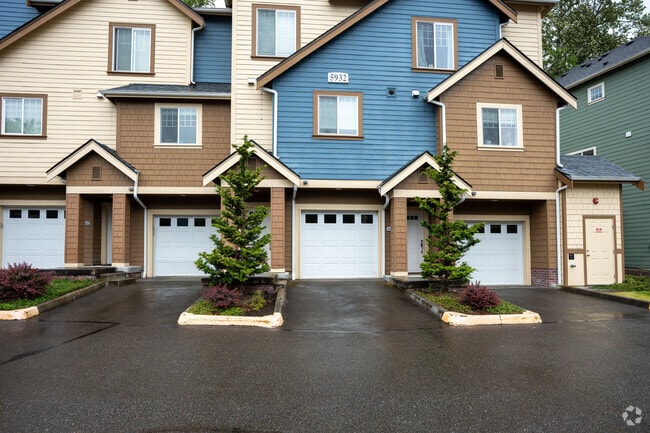 Building Photo - Marymoor Ridge Condominium