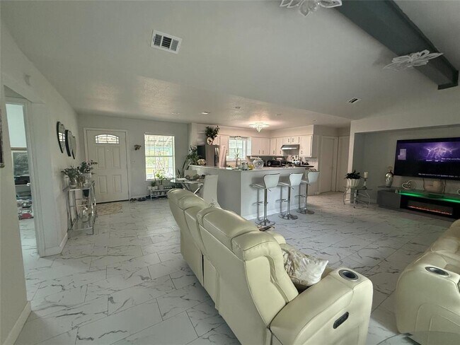 Building Photo - 968 Red Town Rd