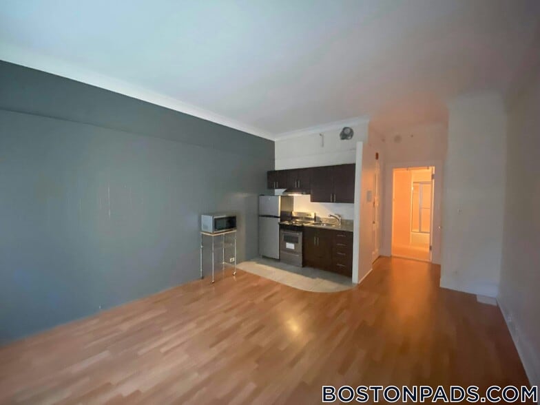 Building Photo - 62 Boylston St