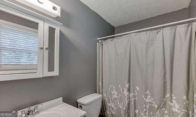 Building Photo - 2193 Kings Forest Dr SE