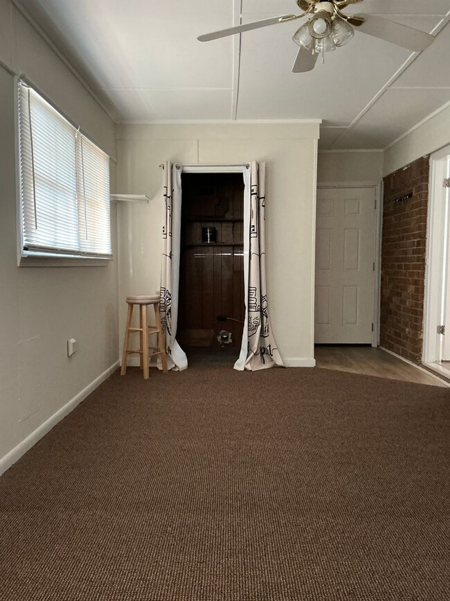 Building Photo - 3 BR/ 2 BA Close to Downtown Watkinsville ...