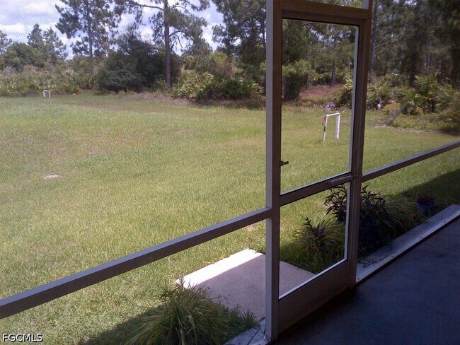 Building Photo - 622 Grant Ave