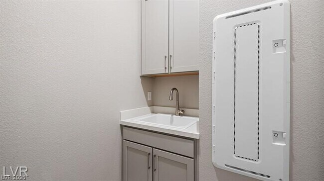 Building Photo - 369 Portus Delphini Ct