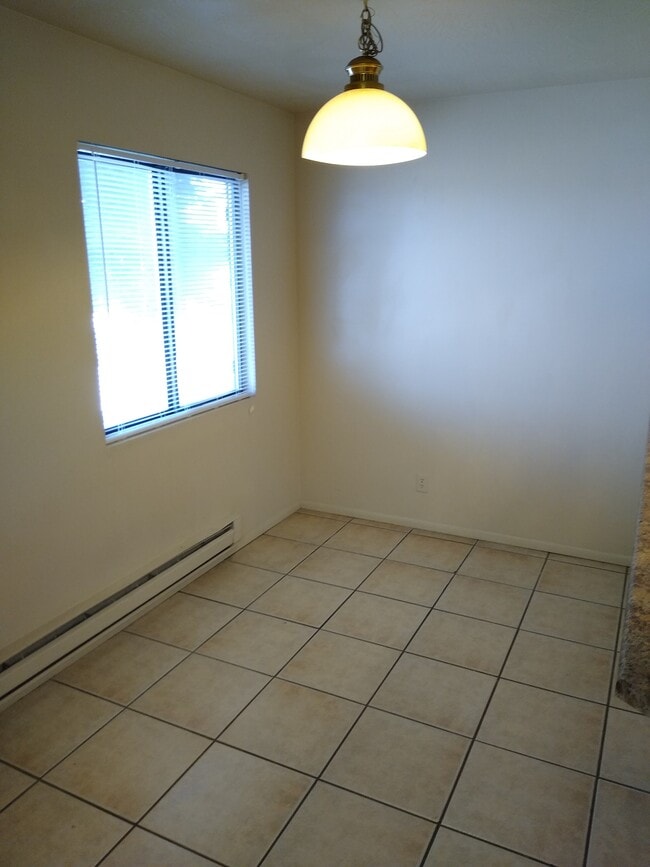 Building Photo - 171 College Way