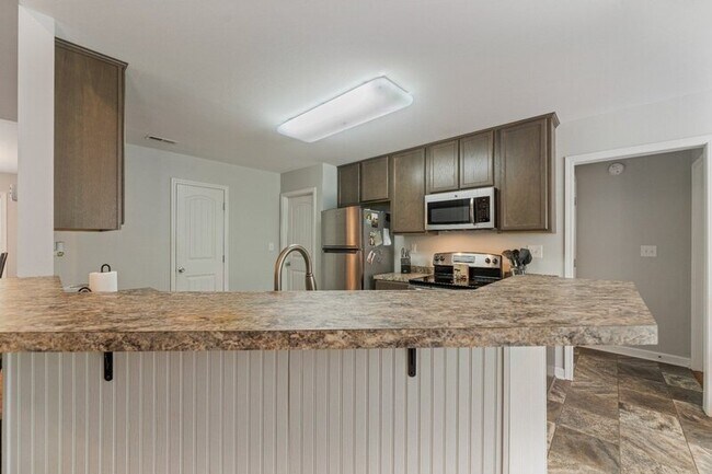 Building Photo - 155 Rose Brier Lane.