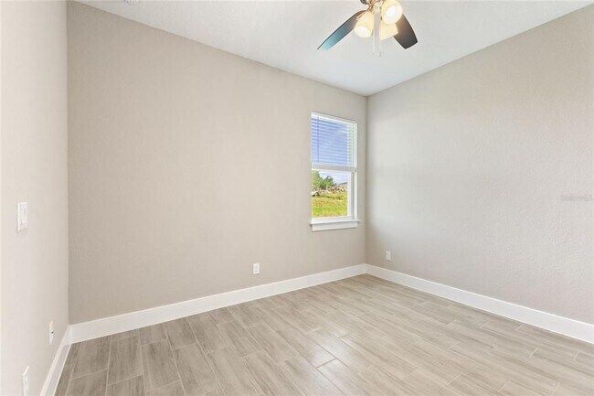 Building Photo - 643 James Ct