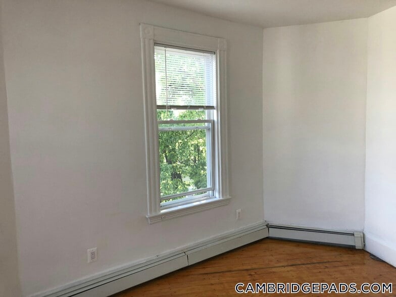 Building Photo - 56 Portsmouth St