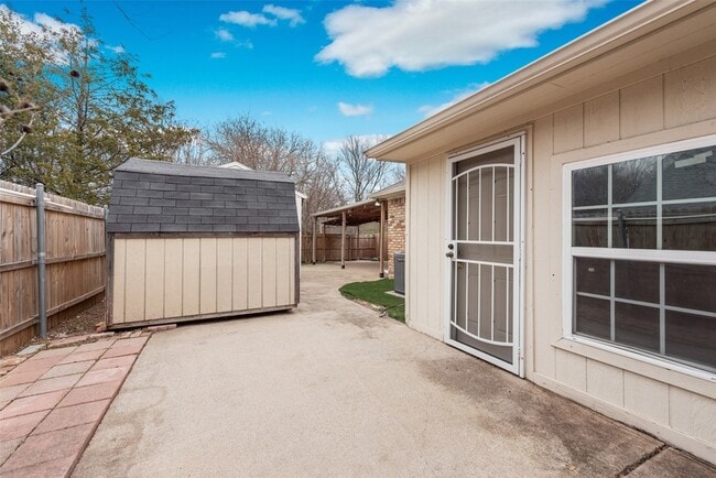 Building Photo - 1817 Crooked Ln