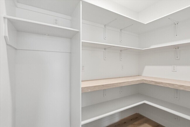 Building Photo - 14591 Wellstead Dr