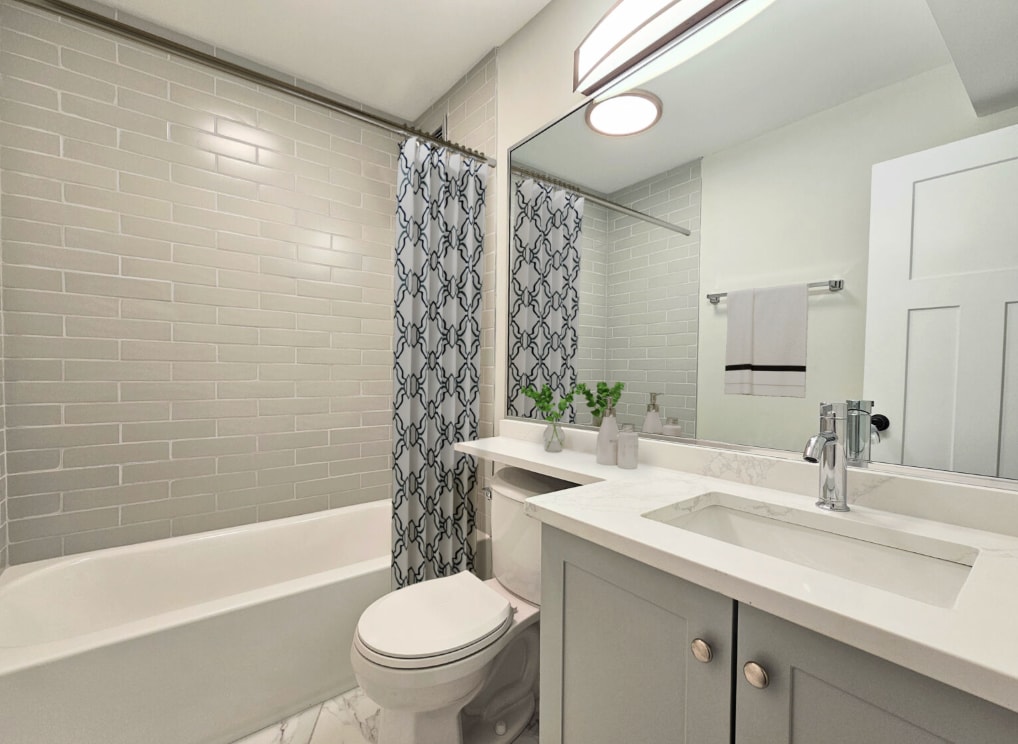 Building Photo - 1214 N La Salle Dr