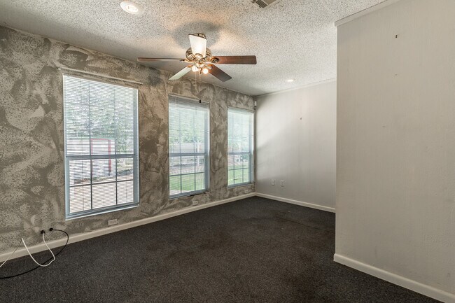 Building Photo - 113 County Rd 1604