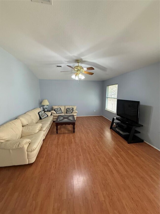 Building Photo - 2562 Vernell Way