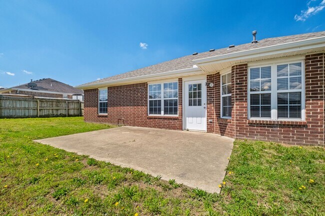 Building Photo - 3 Bed, 2 Bath Home Near Osage Park & Walma...