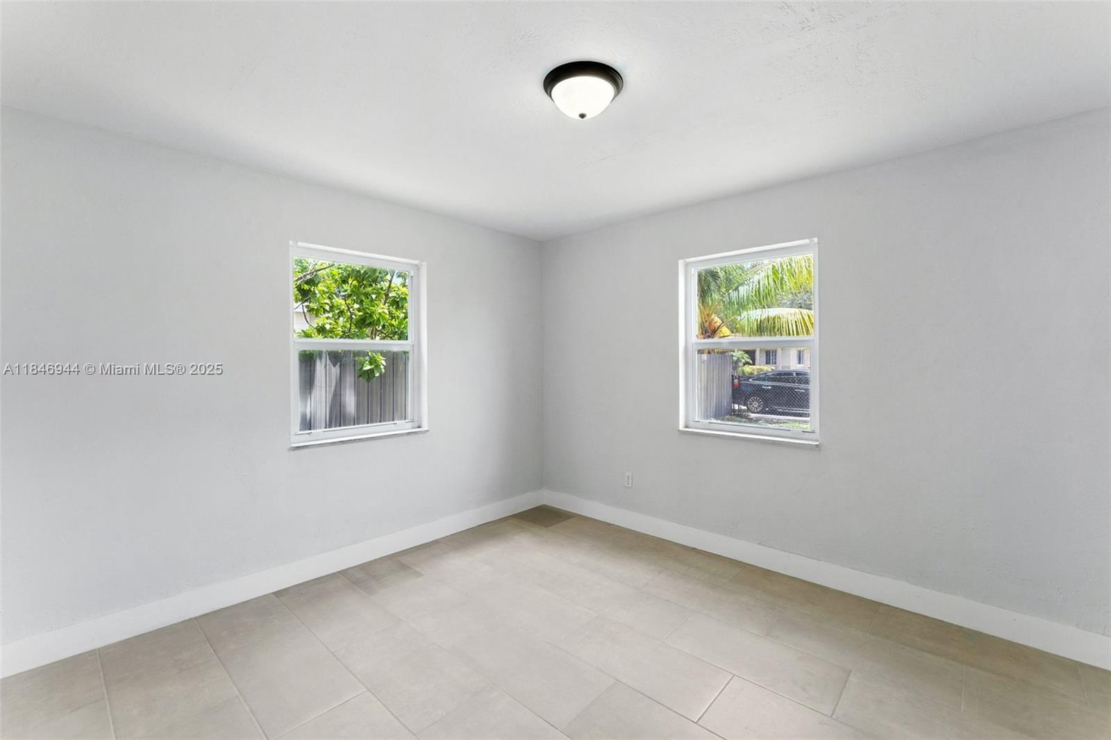 Building Photo - 1245 NW 84th Ter