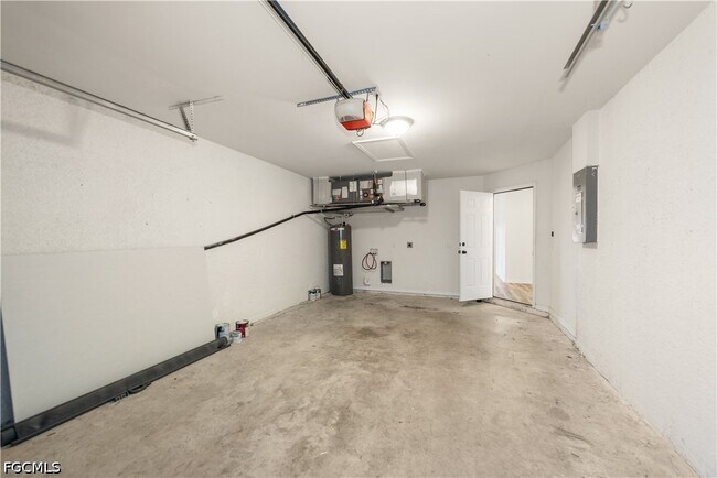Building Photo - 3520 SW 17th Ave