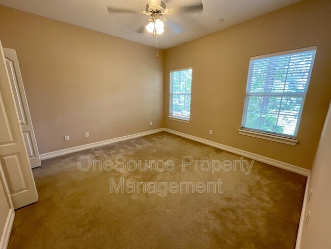 Building Photo - 979 Watersview Dr