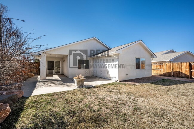 Building Photo - 842 Edna Way