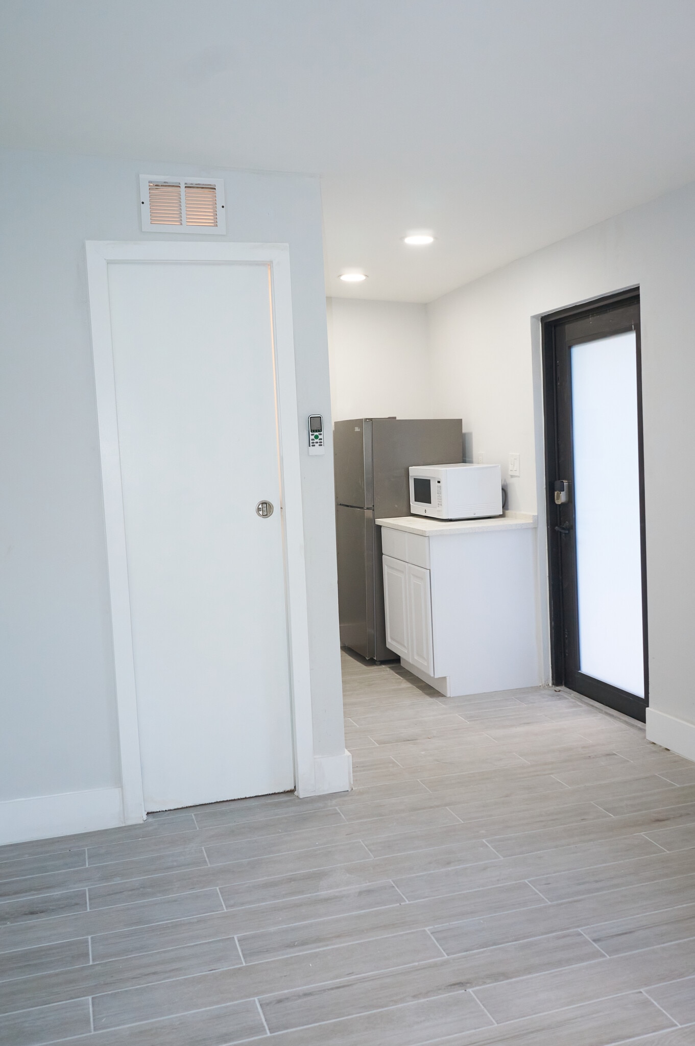 141 B - 141 NE 183rd Ter