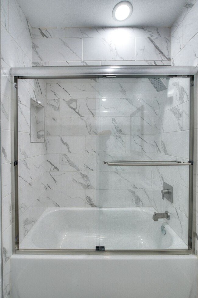 Building Photo - 11726 Hamlin St