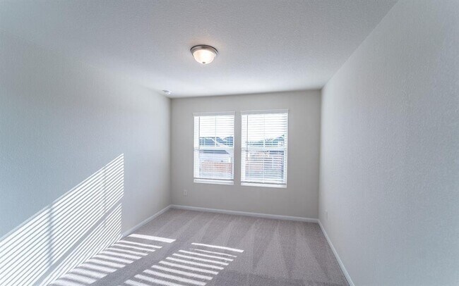 Building Photo - 457 Blue Hibiscus Dr