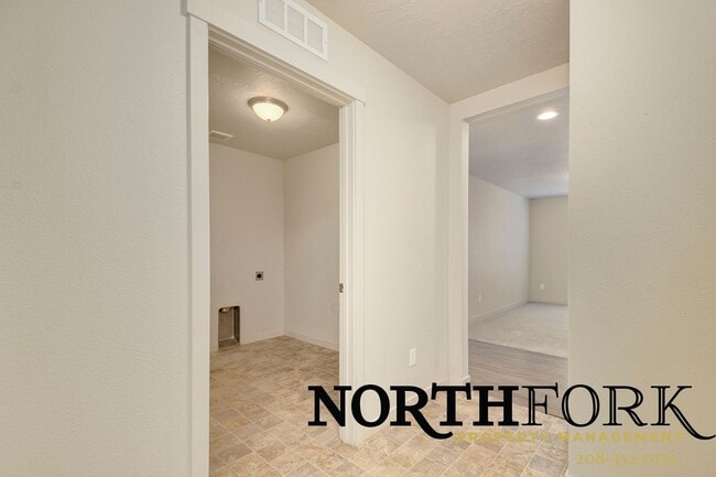 Building Photo - Charming Home for Rent in Caldwell