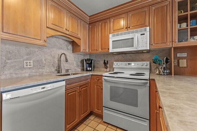 Building Photo - 2315 Storm Meadows Dr