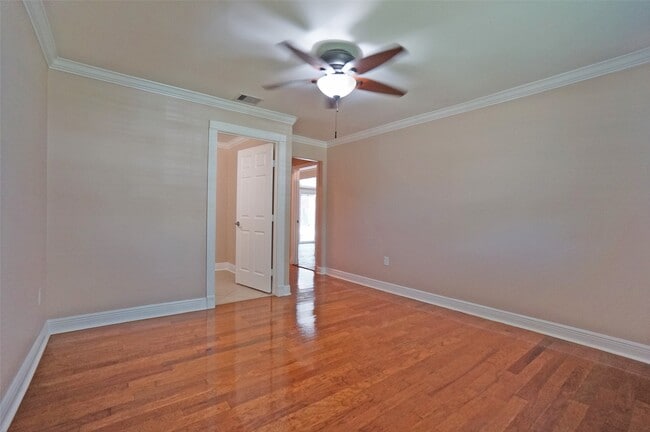 Building Photo - 1922 Westlake Way