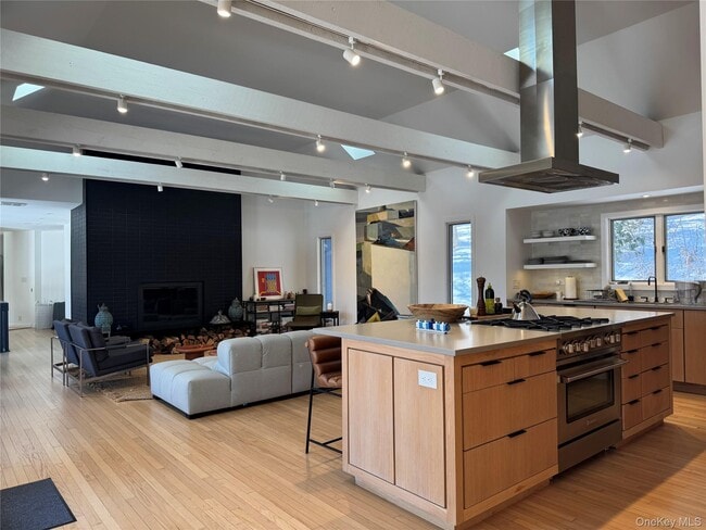 Building Photo - 222 Hurley Rd