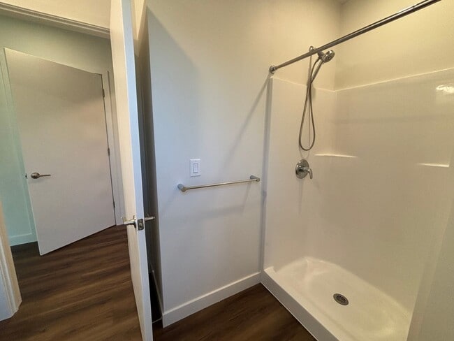 Building Photo - Bright South Corner Home with Park Views –...