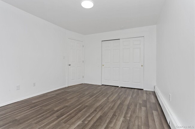 Building Photo - 639 E 226th St