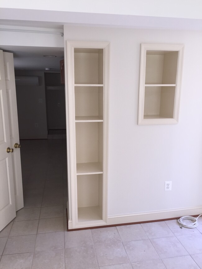 Built in Book Shelf - 3505 Varnum St