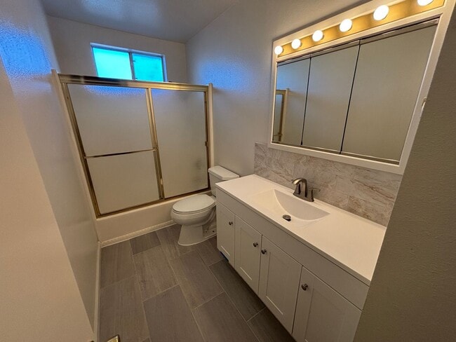 Building Photo - 5164 E Ashlan Ave