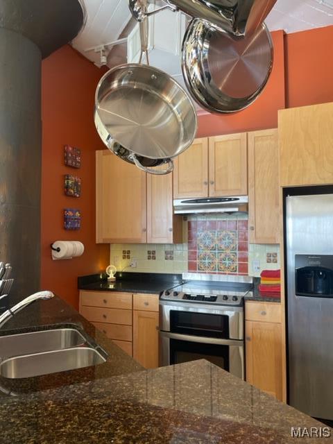 Building Photo - 701 N 15th St