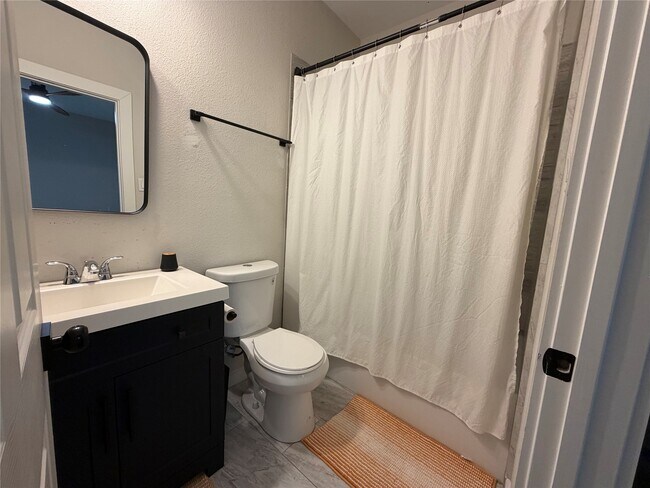 Building Photo - 8049 Ritz St