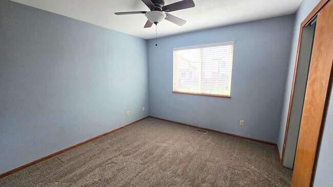 Building Photo - 305 Holbrook St