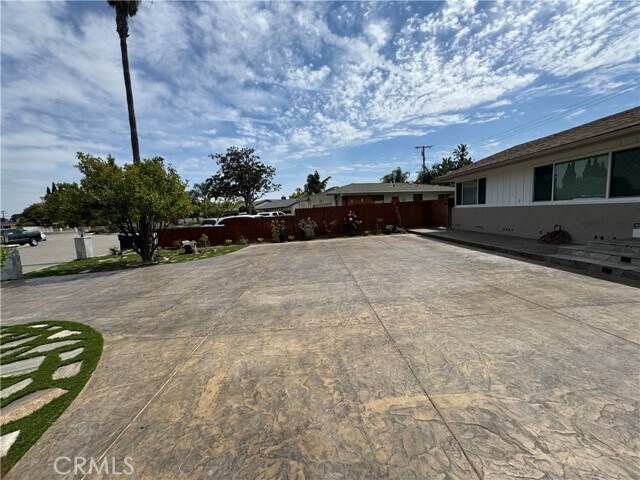 Building Photo - 11596 Bart Dr