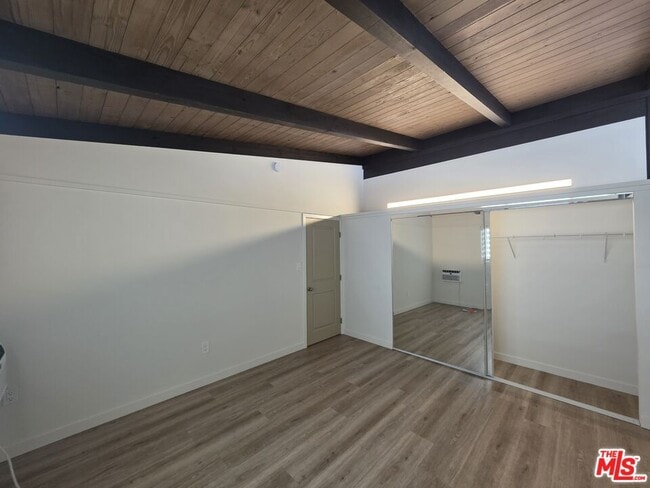 Building Photo - 11021 Missouri Ave