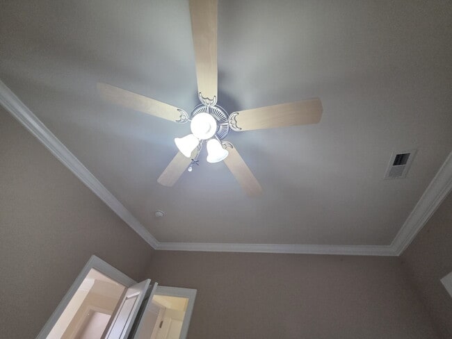 Building Photo - Spacious 4-Bedroom Home for Rent in Kings ...