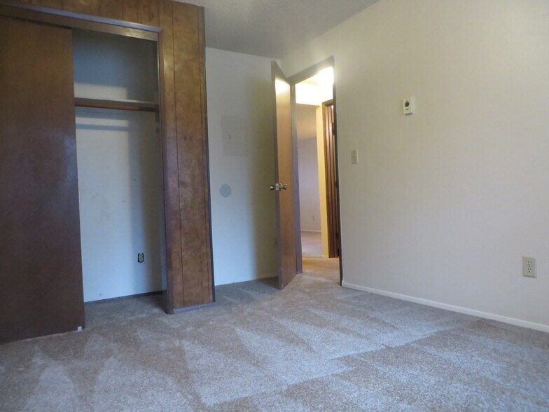 Building Photo - 11020 122nd St E