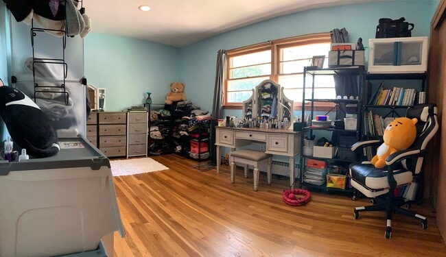 Building Photo - NOW Leasing!